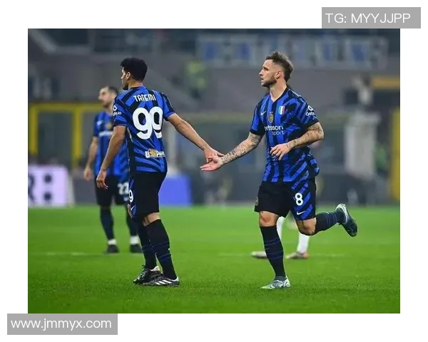 足球巨星重磅续约再掀波澜豪门球队未来格局或将因此改写